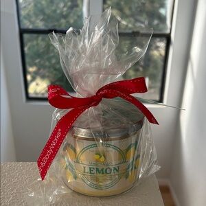 NWT Bath & Body Works Candle - Lemon